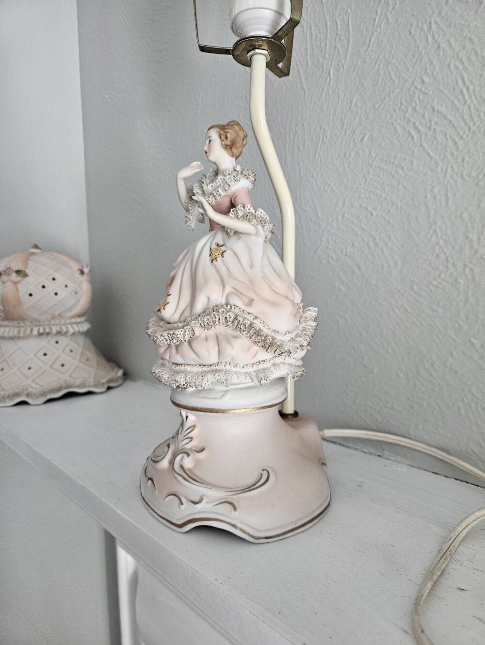 Vintage 50s Ardalt Lenwile Verithin Porcelain Bisque Hand Painted Boudoir Lamp - Picture 9 of 14